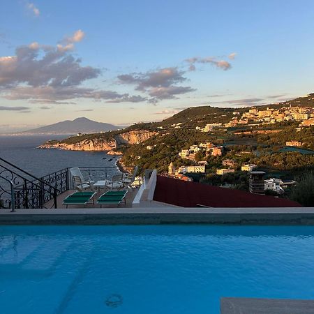 La Fenice -White House- Homeinsorrento- Масса-Лубренсе Экстерьер фото