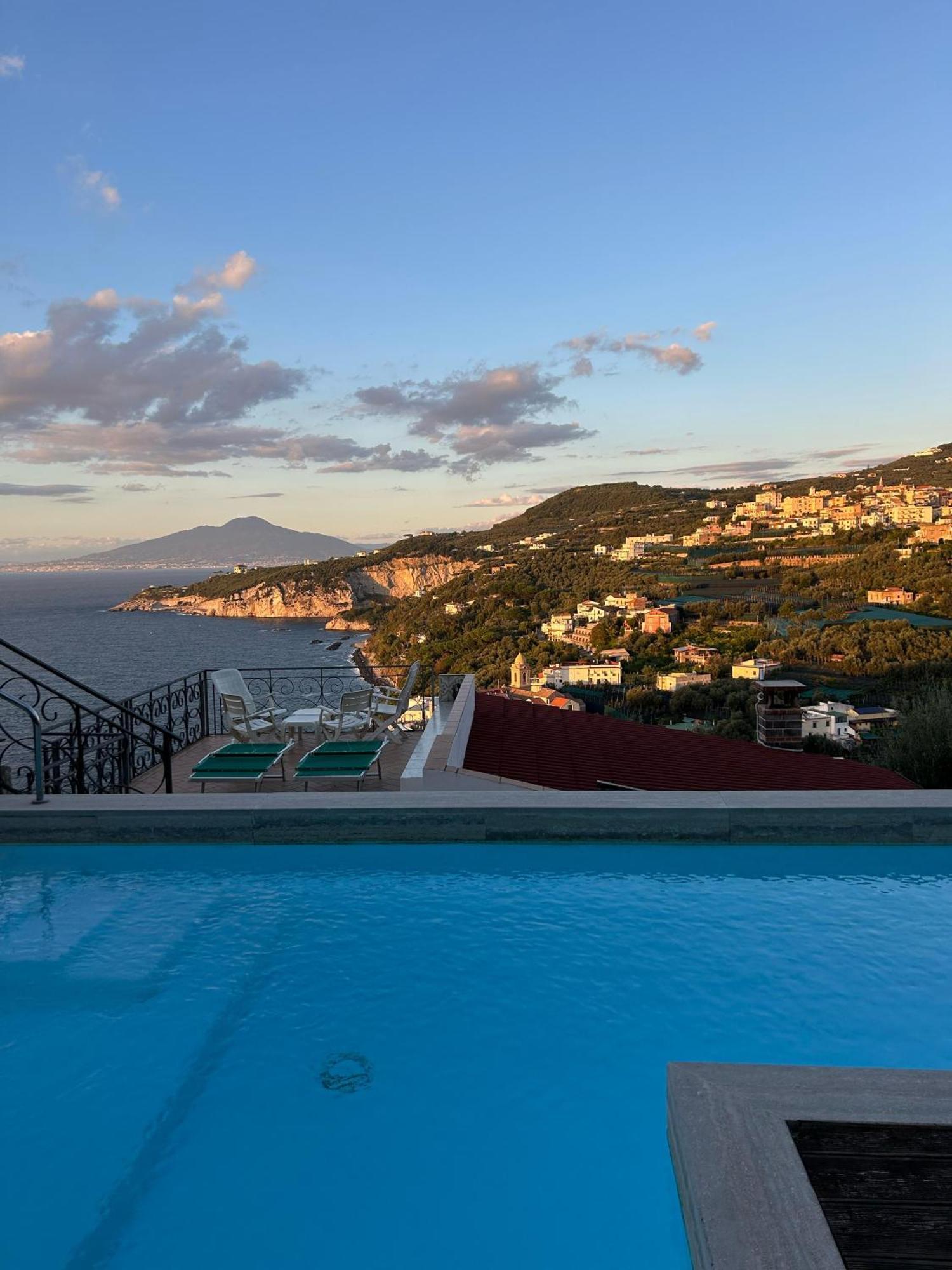 La Fenice -White House- Homeinsorrento- Масса-Лубренсе Экстерьер фото